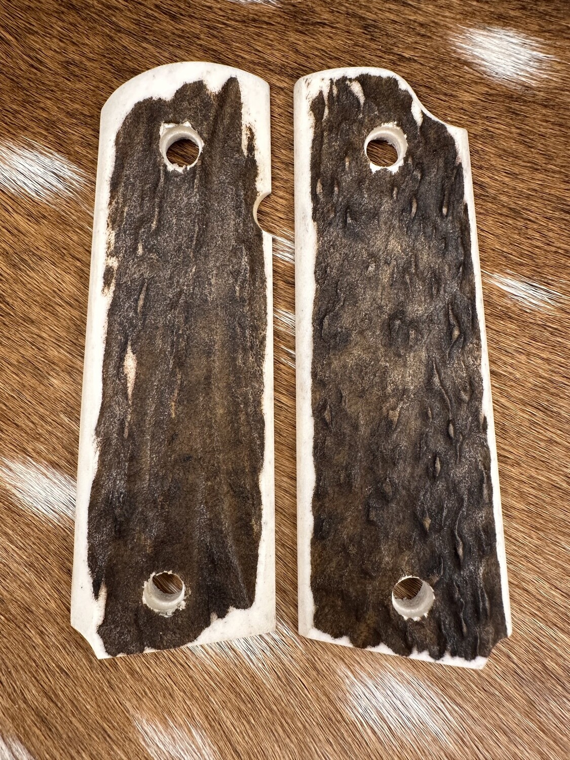 Traditional 1911 Stag Grips