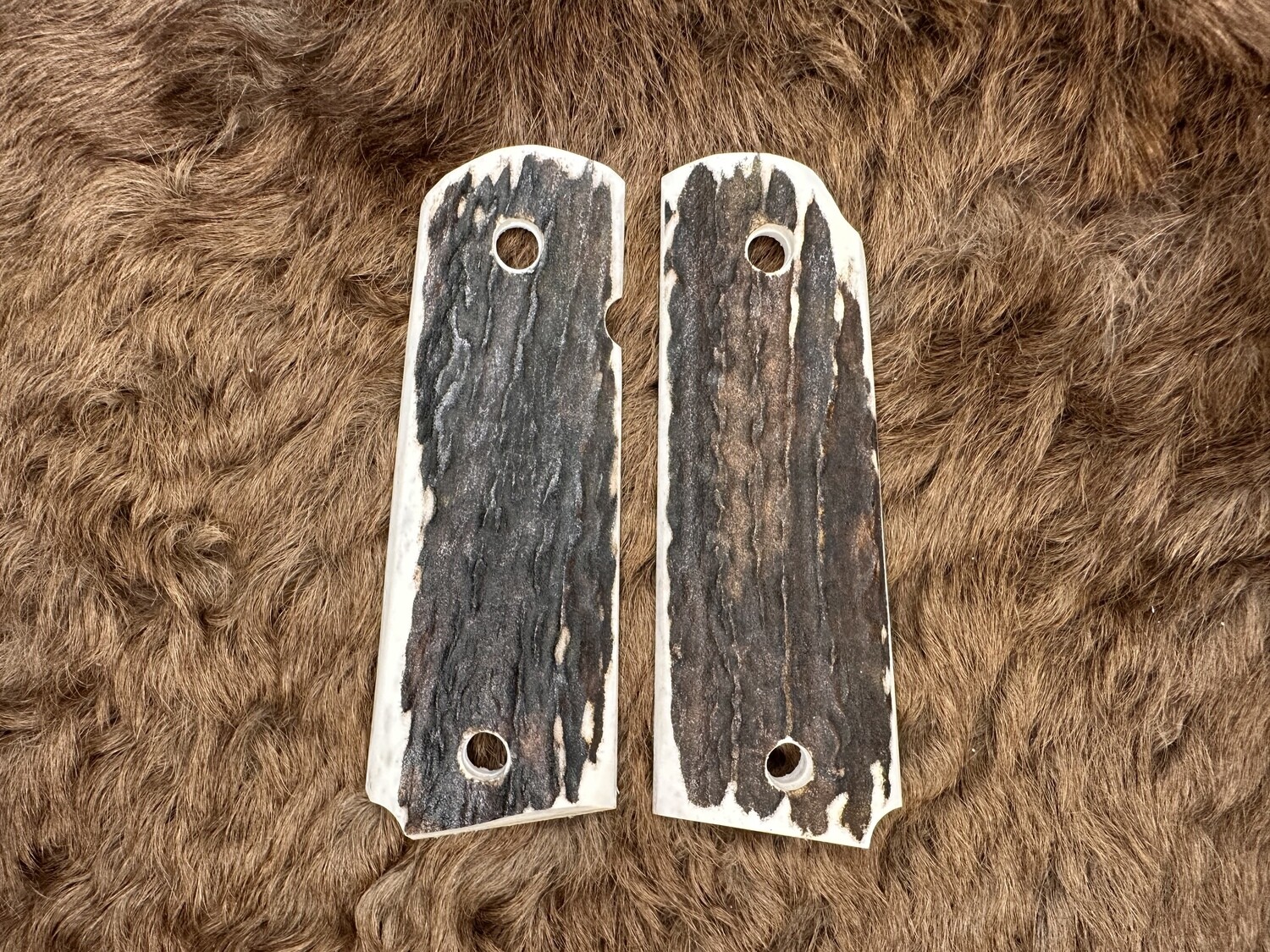 Traditional 1911 Stag Grips