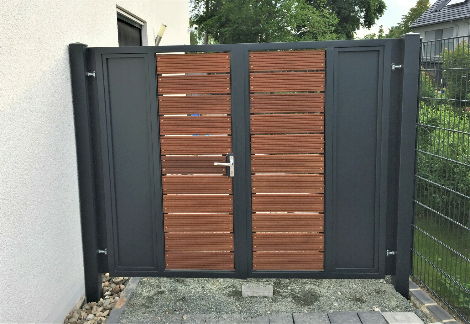 Vollsichtschutz-Komplett für Tor und Türanlagen