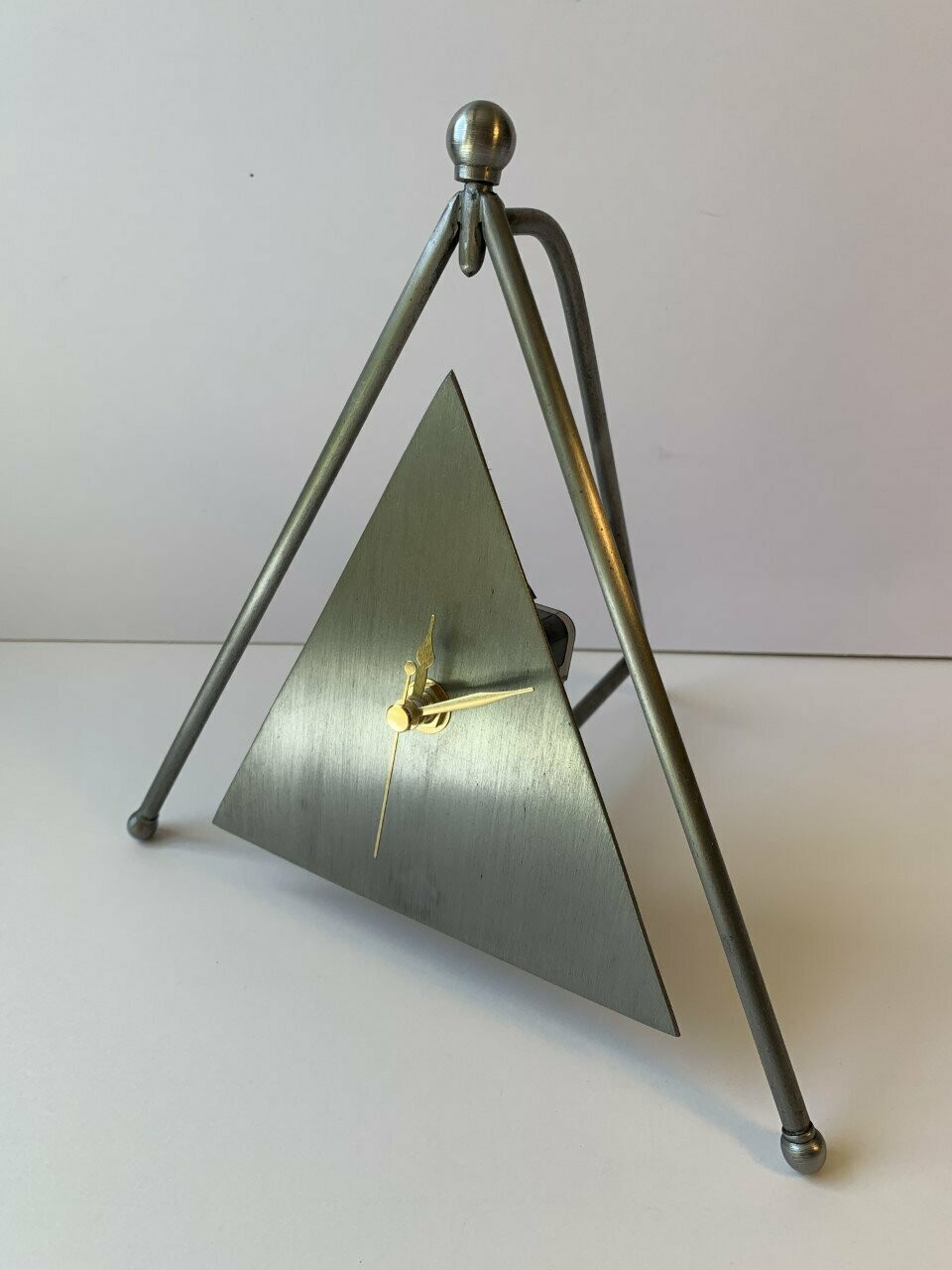 Pyramid clock