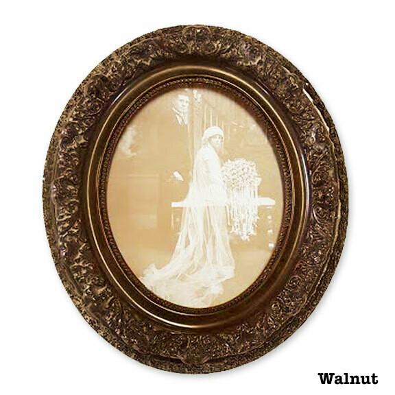 Antique Style Oval Picture Frame With Bubble Glass