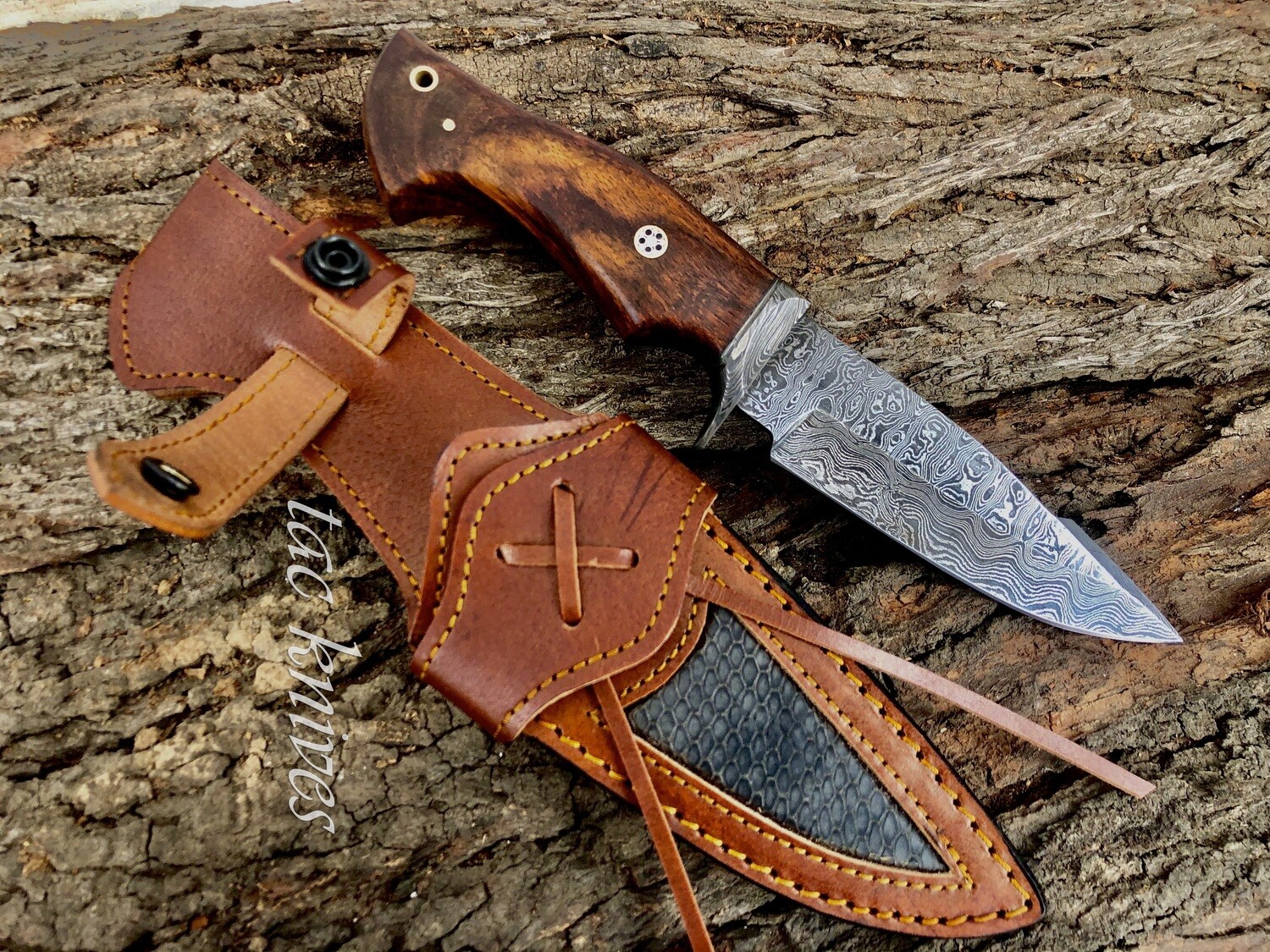 Exquisite Handmade Damascus Steel Knuckle Knife with Rosewood Handle main image 0