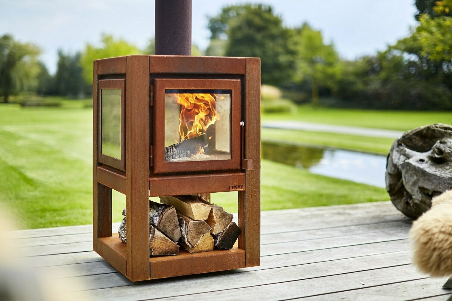 RB73 Quaruba L Mobile Corten Steel Outdoor Stove