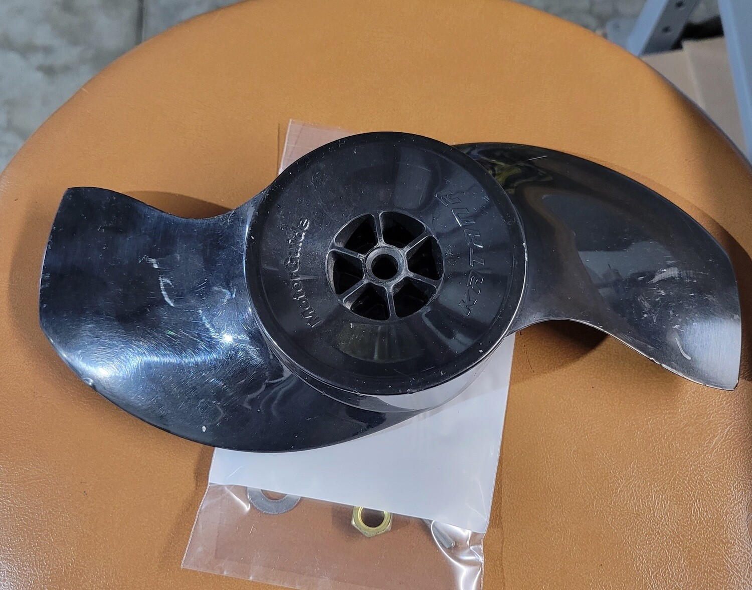 KATANA 2BLADE WEEDLESS PROPELLER/USED