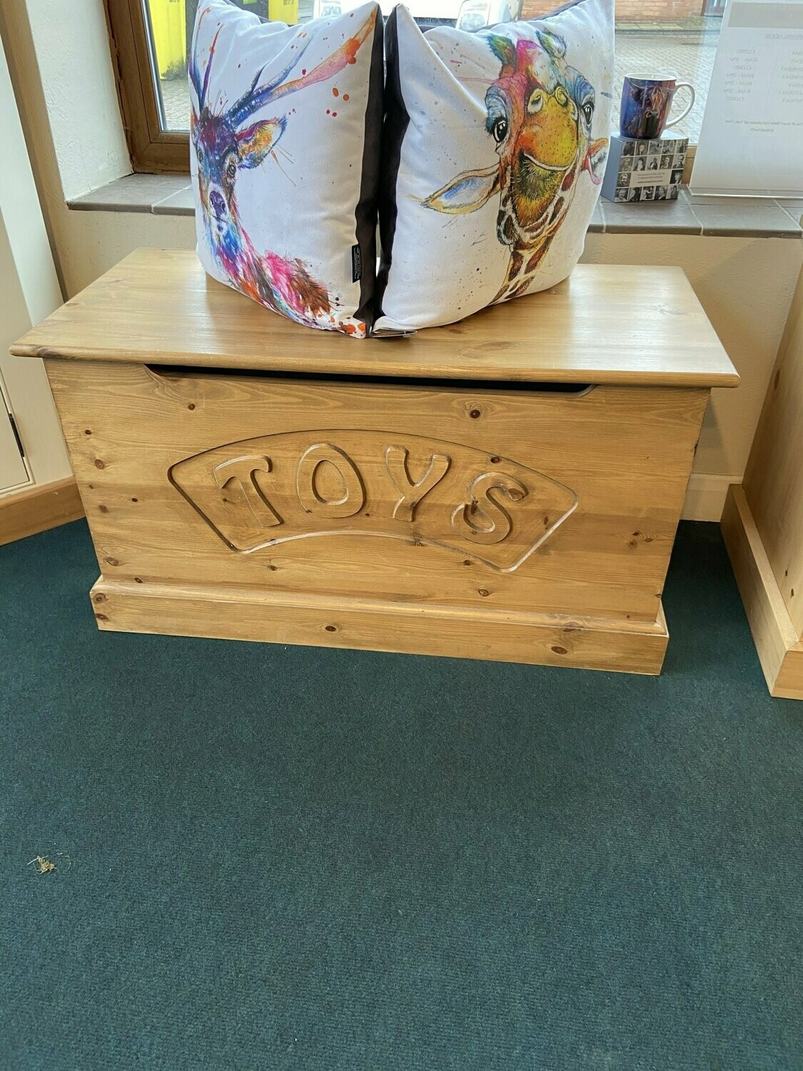 Mowbray Pine toy box