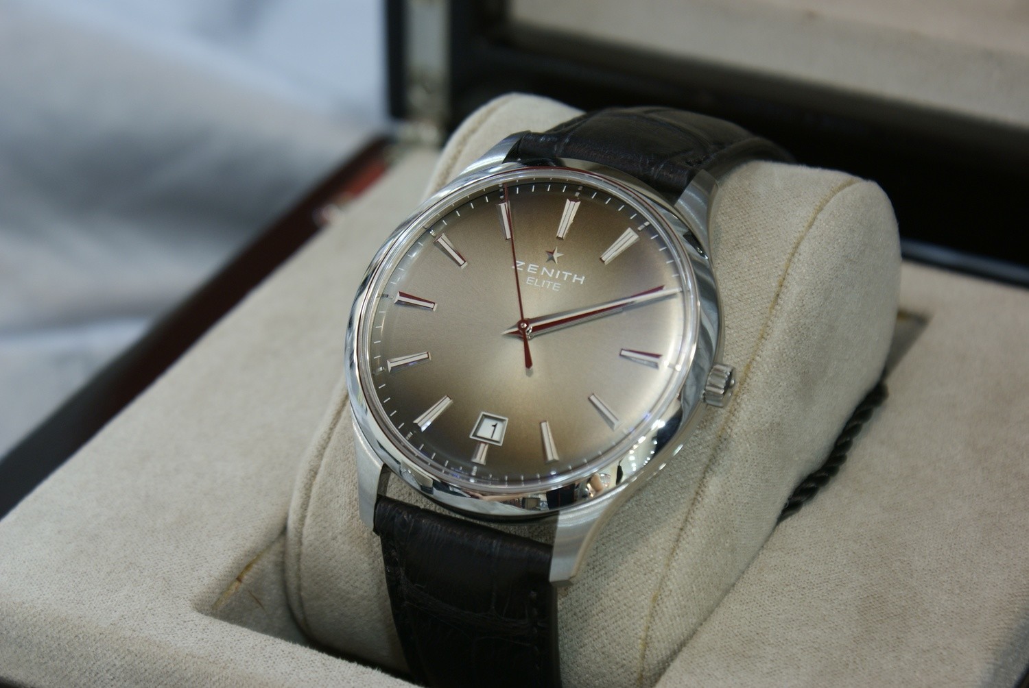 Zenith captain central second часы. 2020. C 498. Xros 3 zenith. 670/02.