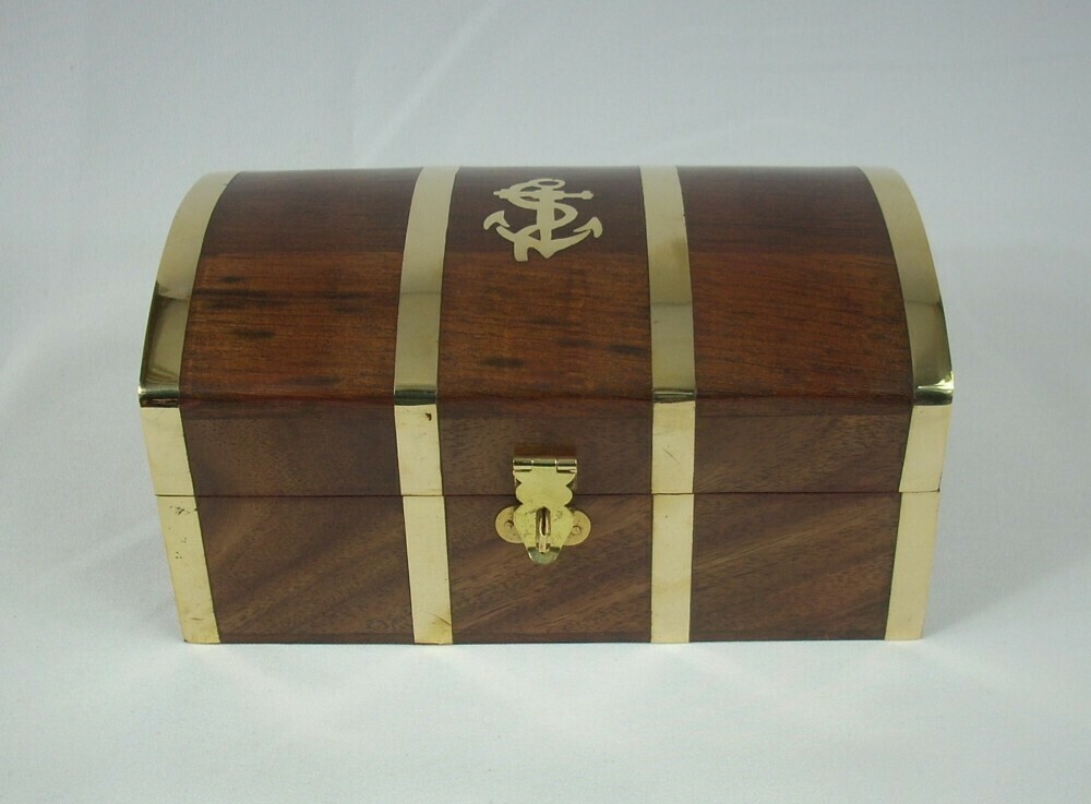 Schatztruhe aus Holz & Messing mit Anker - Dekor