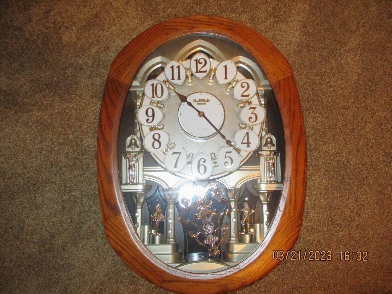SMALL WORLD RHYTHM CLOCK