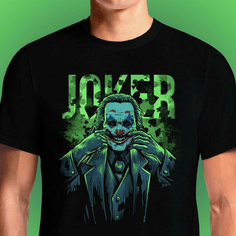 Футболка джокер. Джокер надпись. Зарубежный рок группы в масках клоунов нарисованных. Рисунок джокера легко. Футболка джокер.