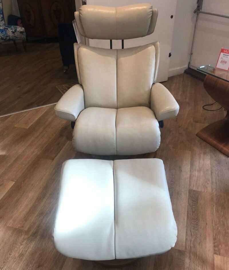 CLEARANCE Stressless Magic Chair & Stool £1419