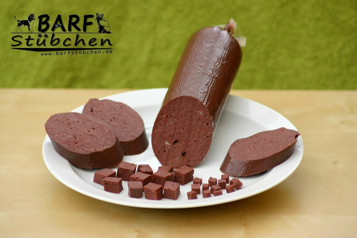 ca. 900g dunkle Hundewurst