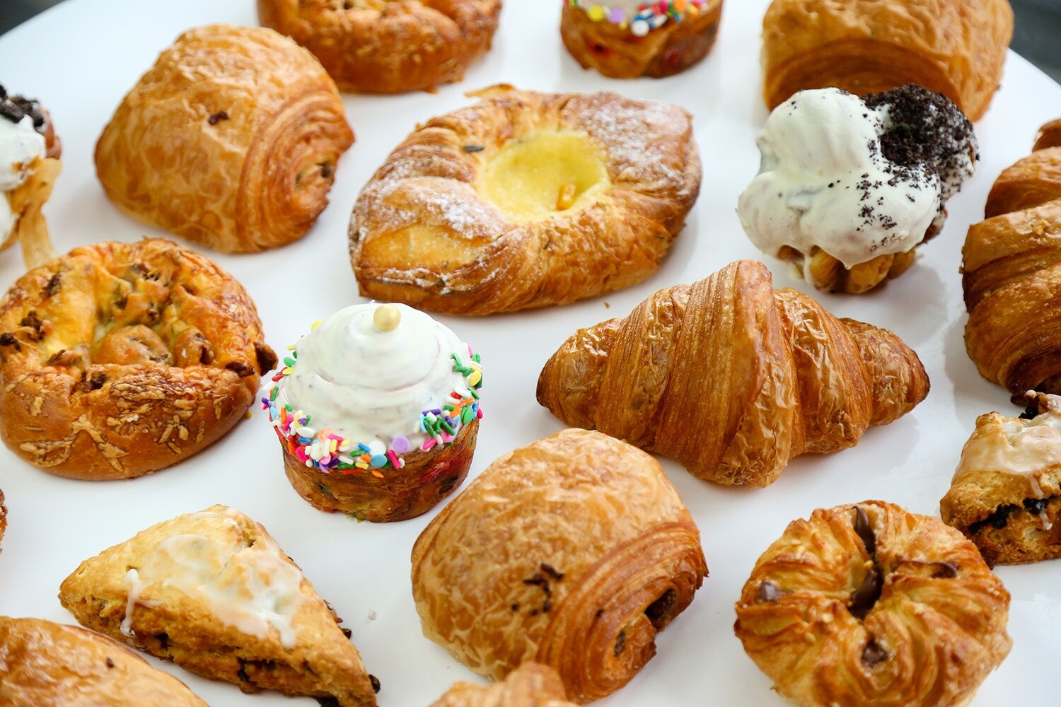 Breakfast Box (10 assorted pastries)