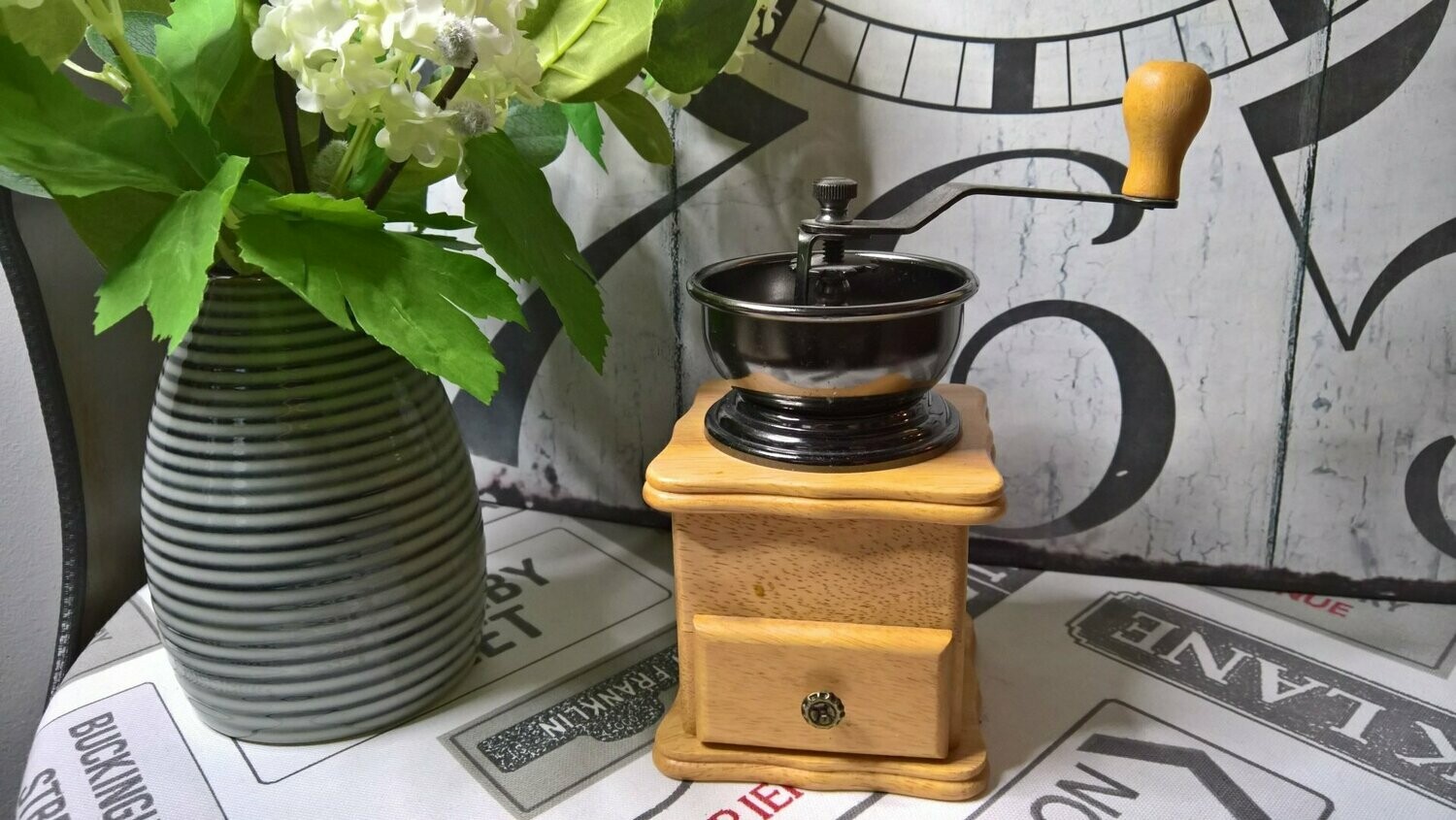Lovely Vintage Style Manual Coffee Grinder