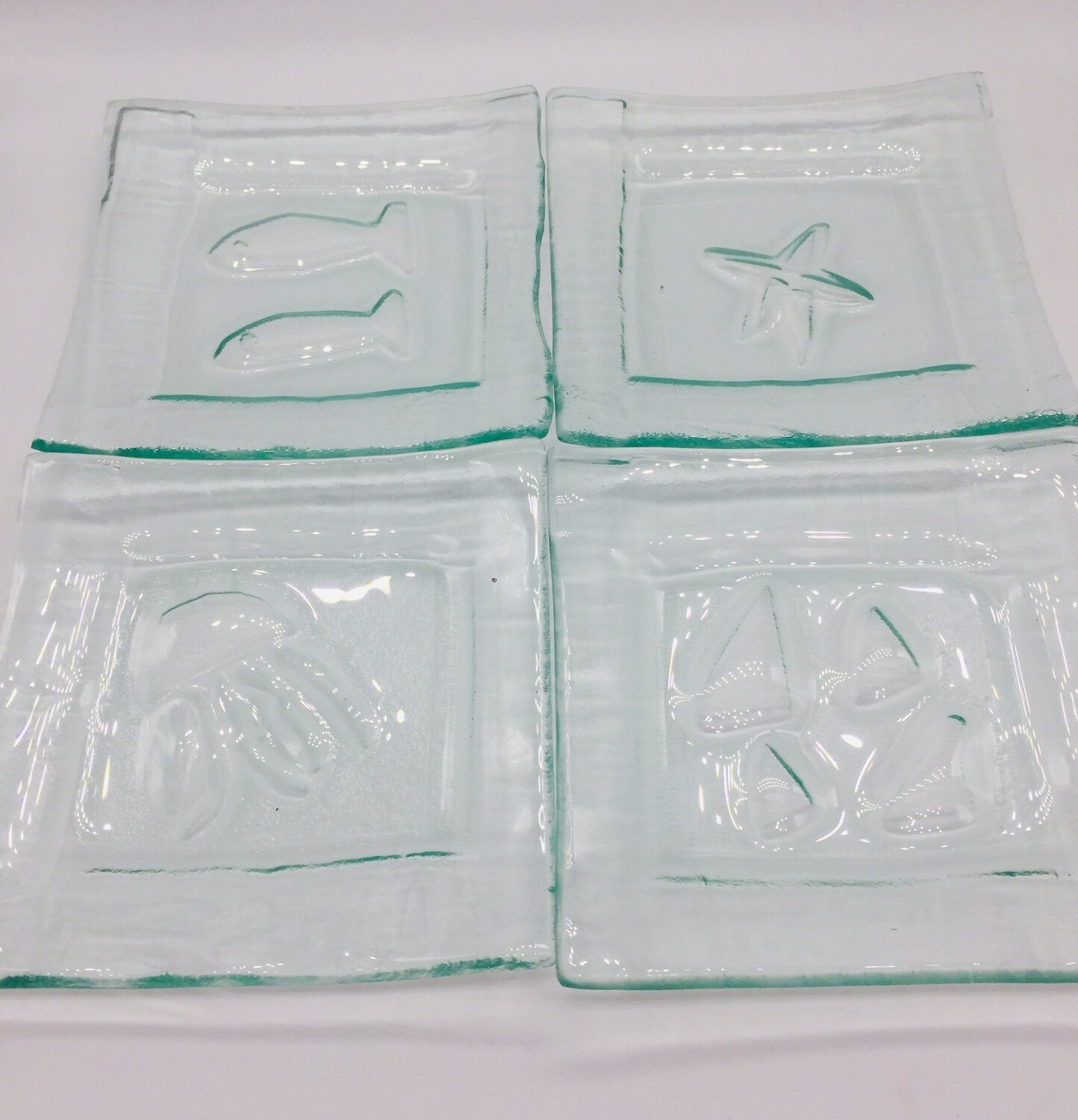 Set of 4 clear glass plates
