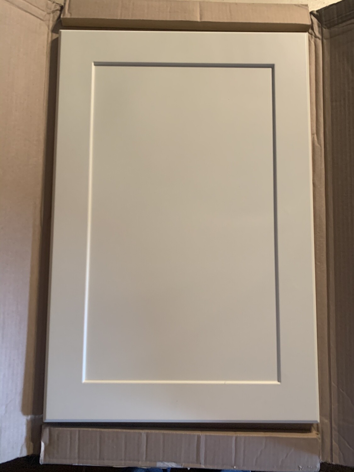 Cream Shaker Veneer Door 400mm. Kitchens D46