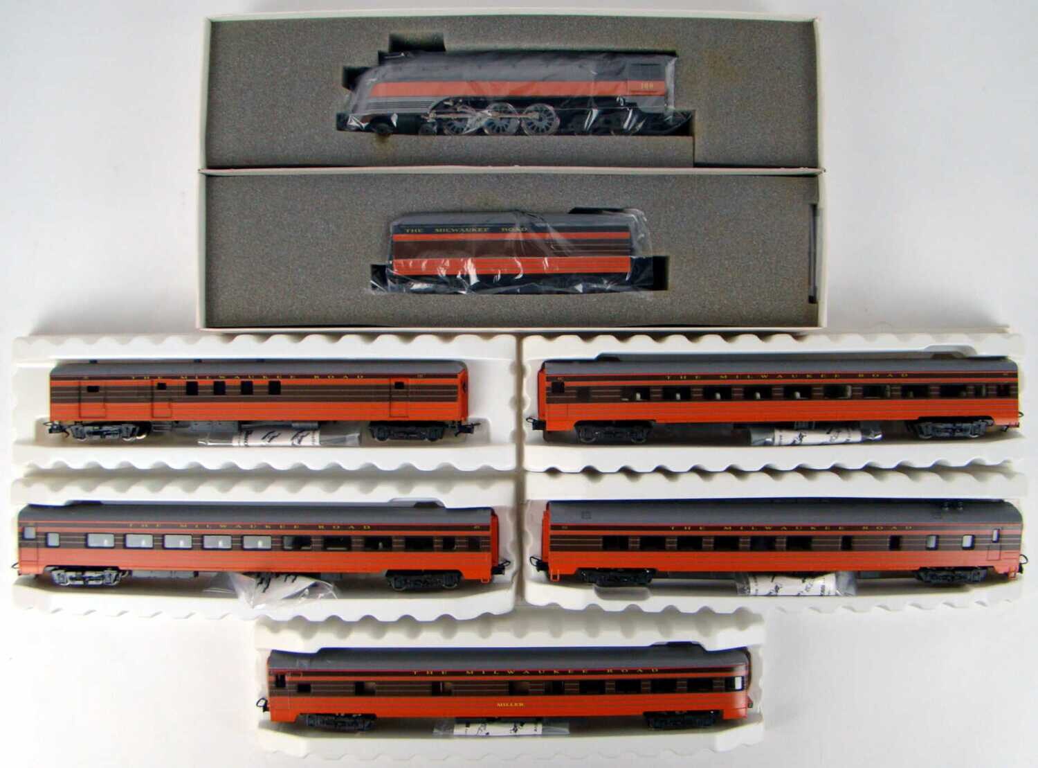 COMPLETE Mint Rivarossi Milwaukee "Hiawatha" Passenger Set HO Scale