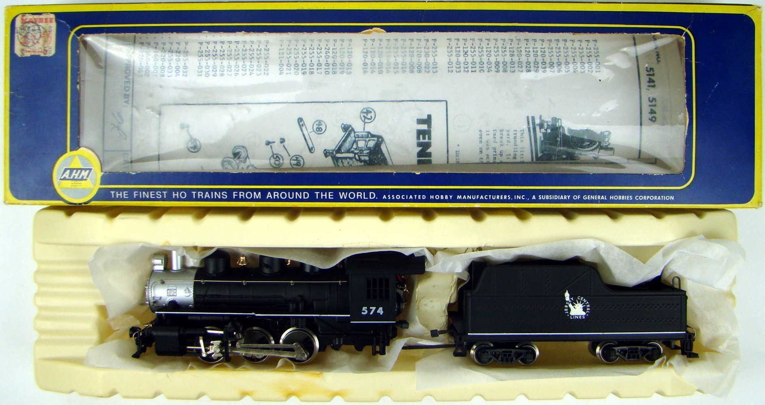 AHM 5041G Central New Jersey USRA 060 Switcher HO Scale