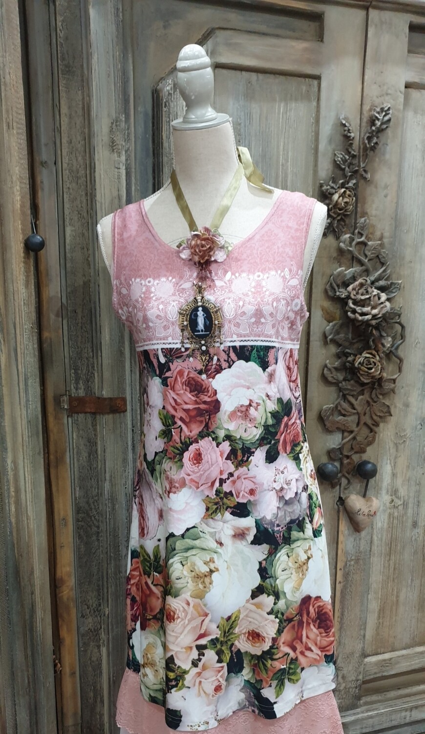 sleeveless dress for women