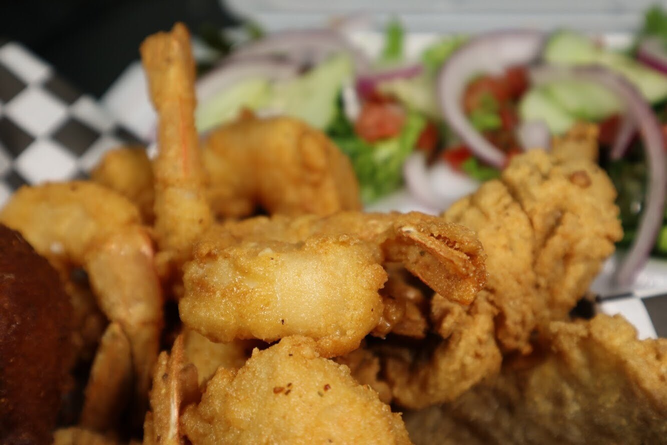6pc Shrimp + 1 Side Basket Store Chef La's Fish Fry