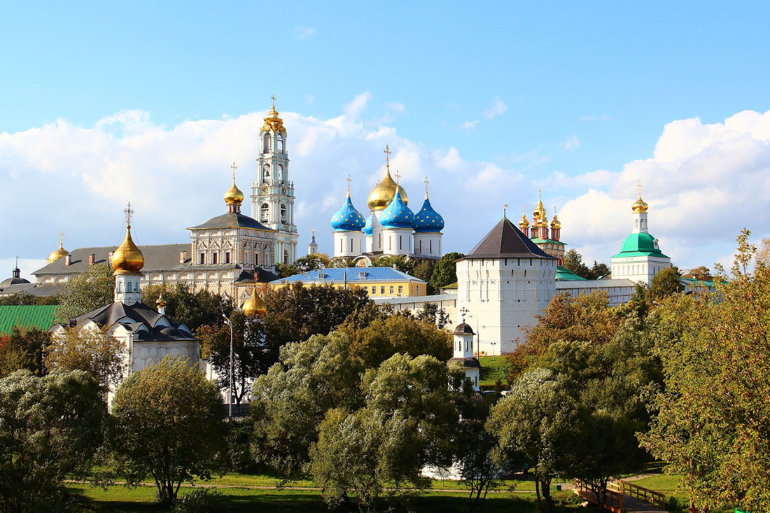 Киево-печерский монастырь. Киево-печерский монастырь 11 век. Лавра примеры. Кево печлрская лавра э. Троице-сергиева лавра сергиев посад.