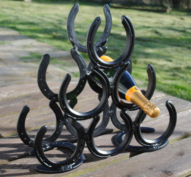 6 Bottle Pyramid Horseshoe Wine Rack