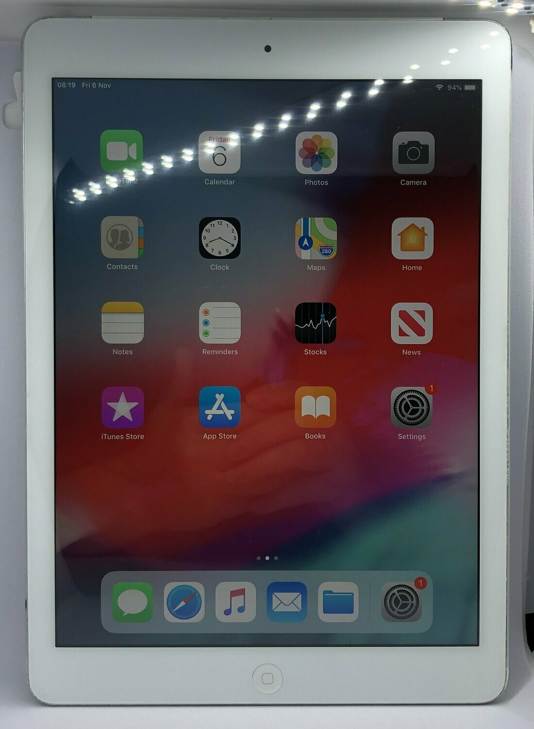 Apple iPad Air 1 Silver 64GB WiFi & Cellular on Vodafone 9.7"