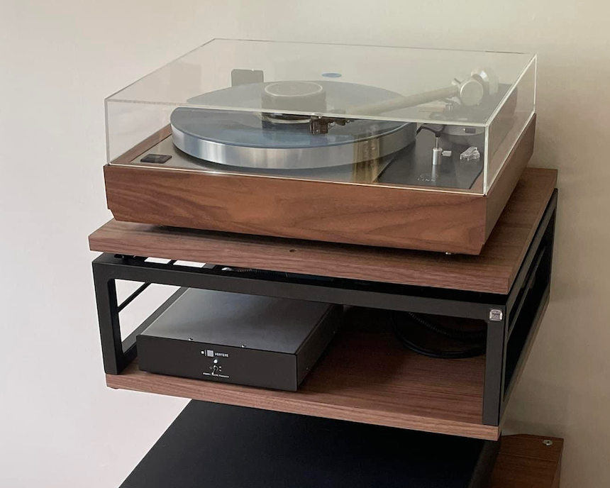 Ladder turntable wall shelf