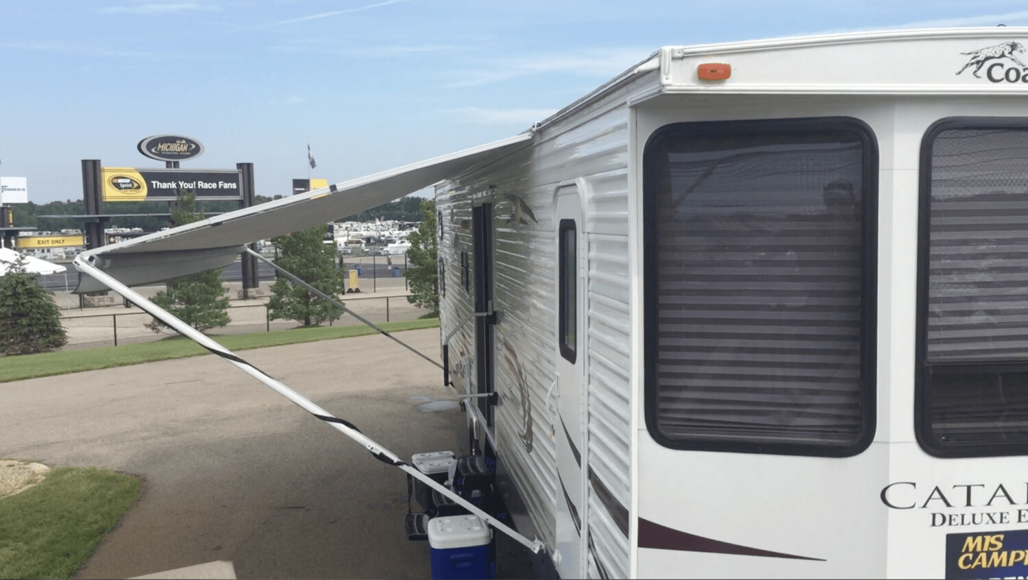 Apex Campsite & 39' RV Rental