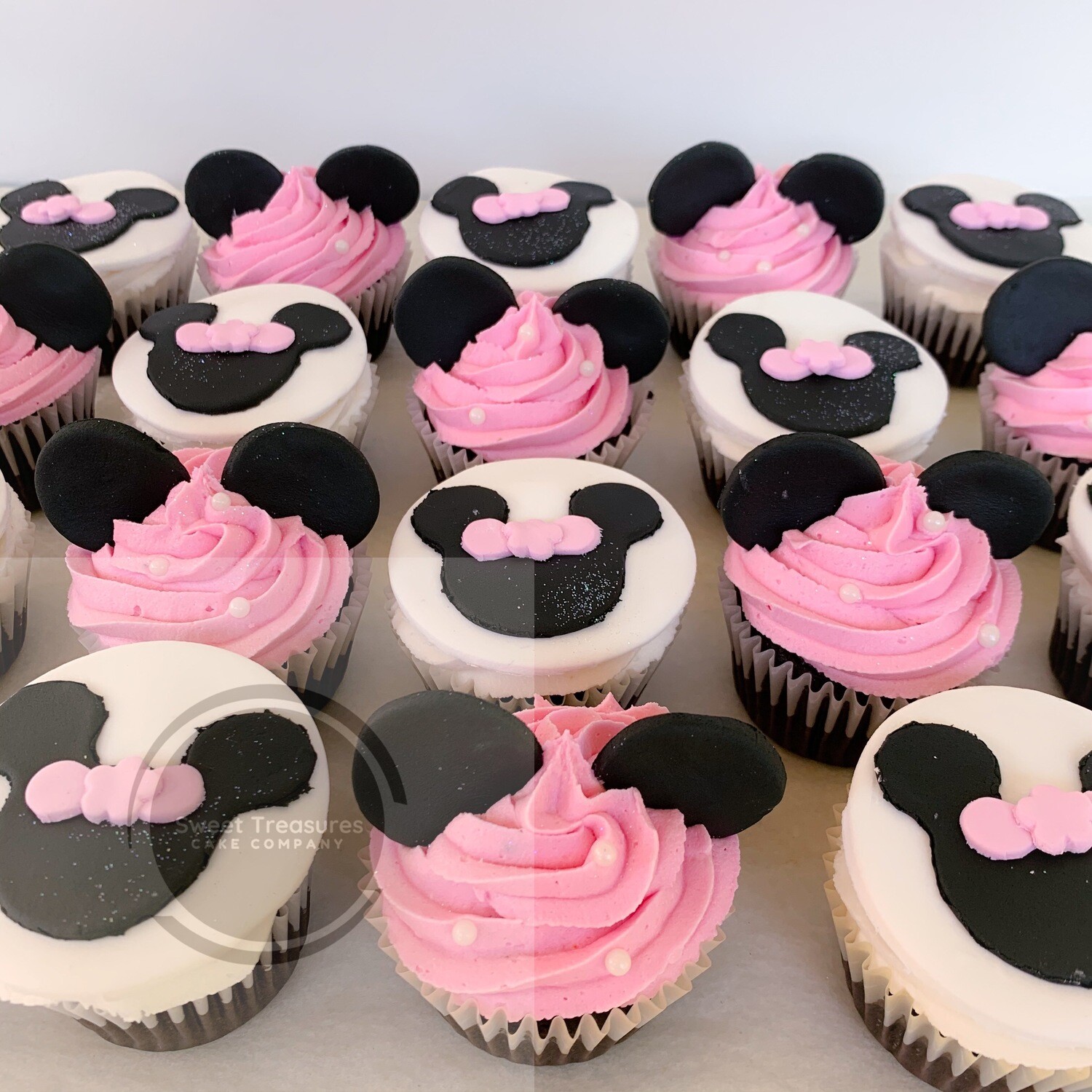 Minnie Mouse cupcakes