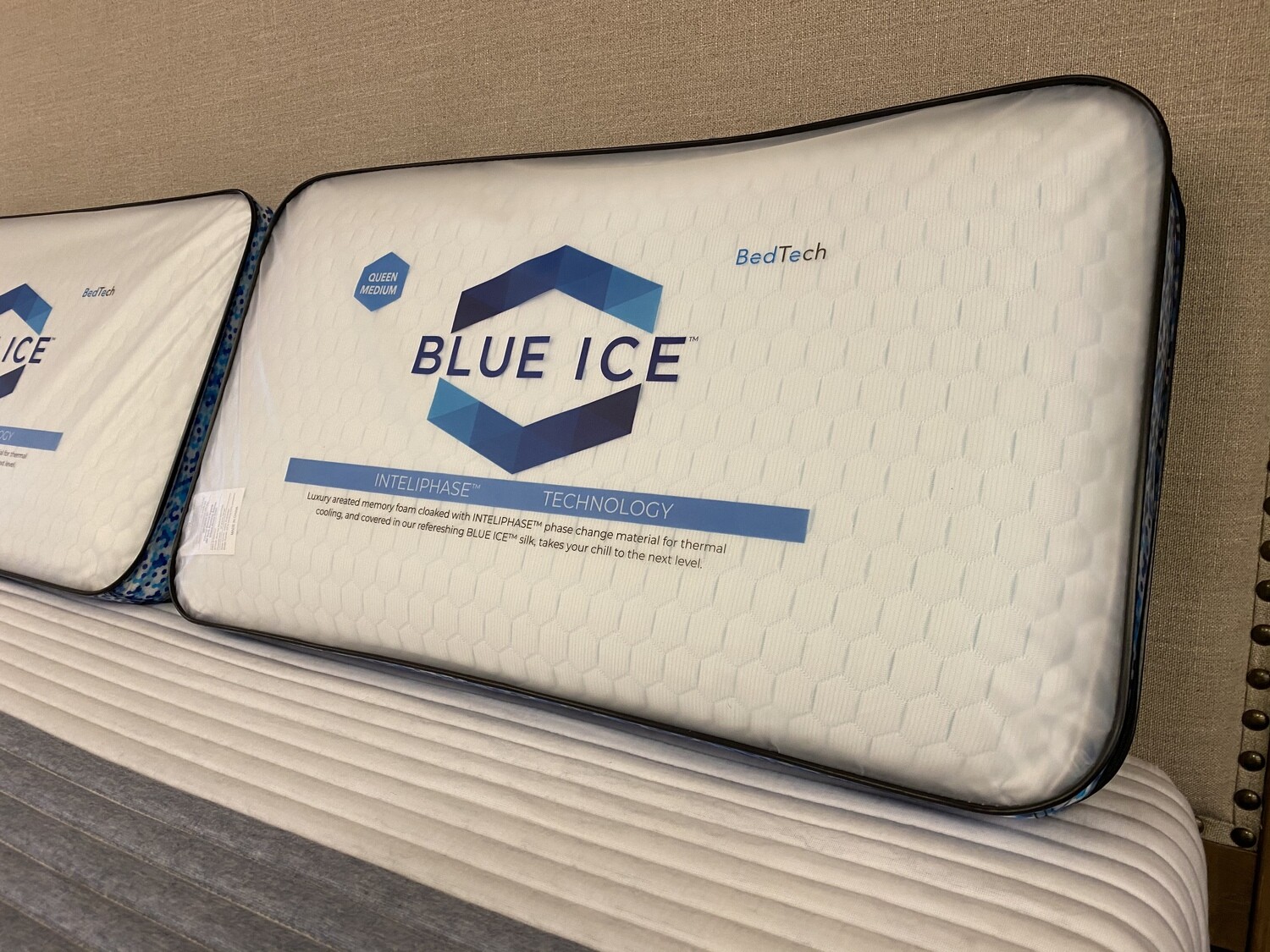 Blue Ice pillow (QueenLow)
