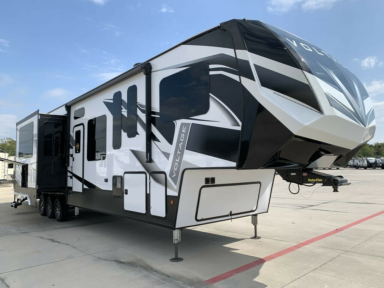 2021 DUTCHMEN RV VOLTAGE 4205