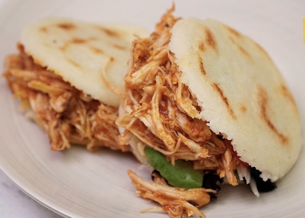Arepa Chicken Mechada