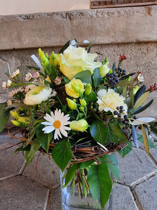 Blumenstrauss in weiss