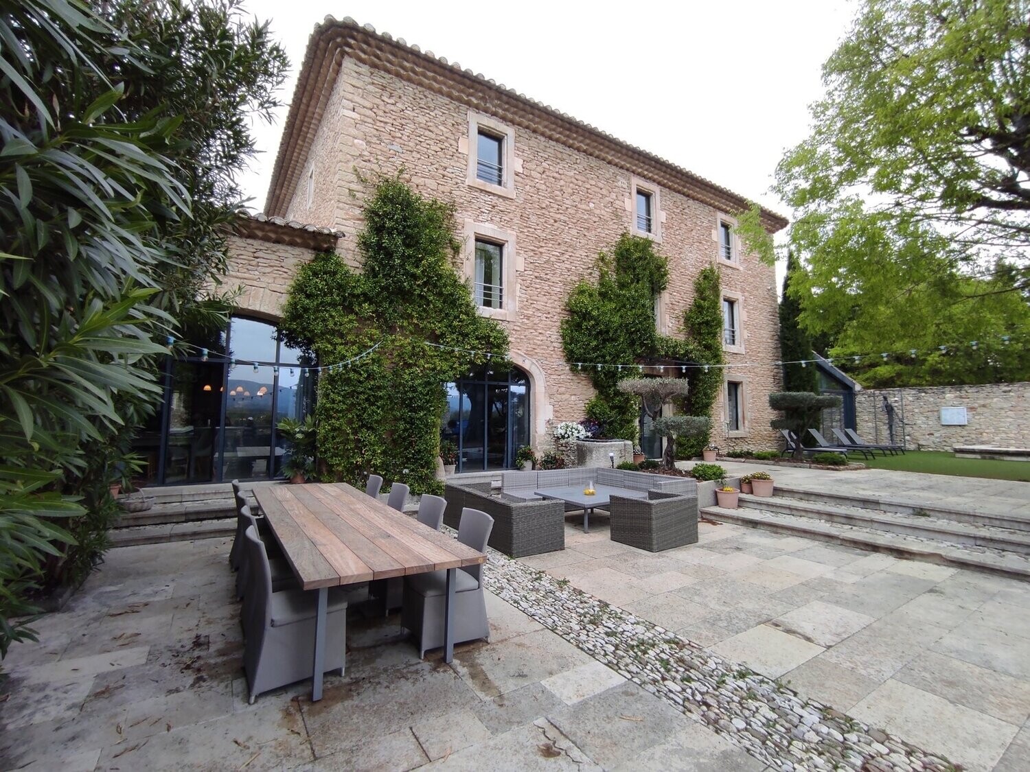 Table de jardin bois et métal