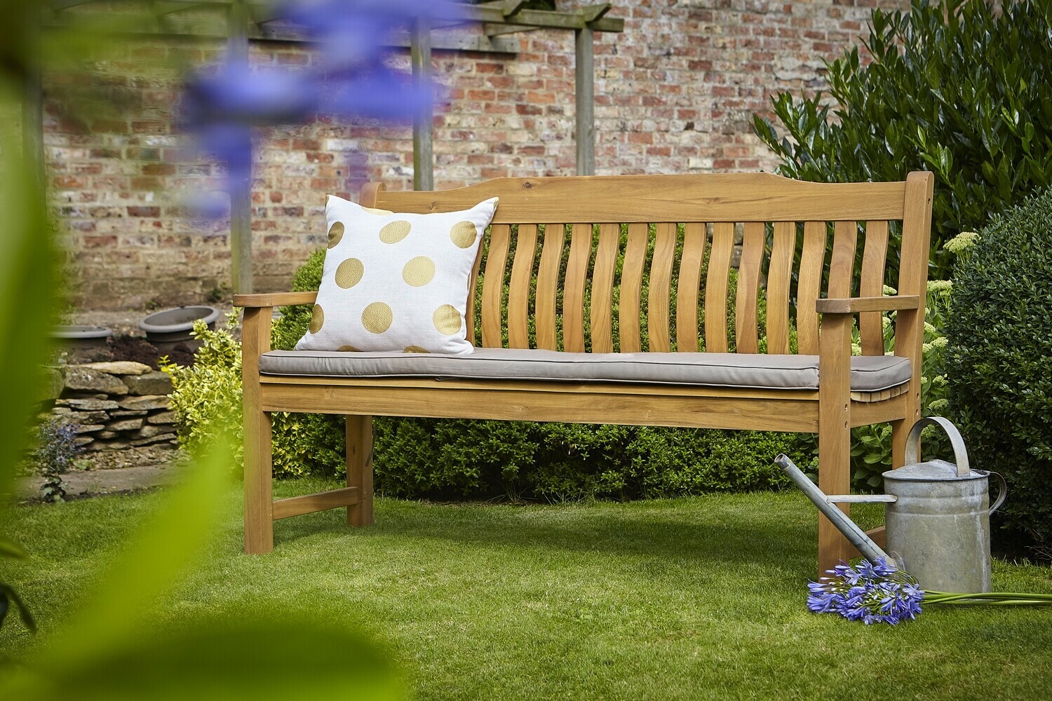 Benches Palmers Garden Centre Enderby & Ullesthorpe, Leicestershire
