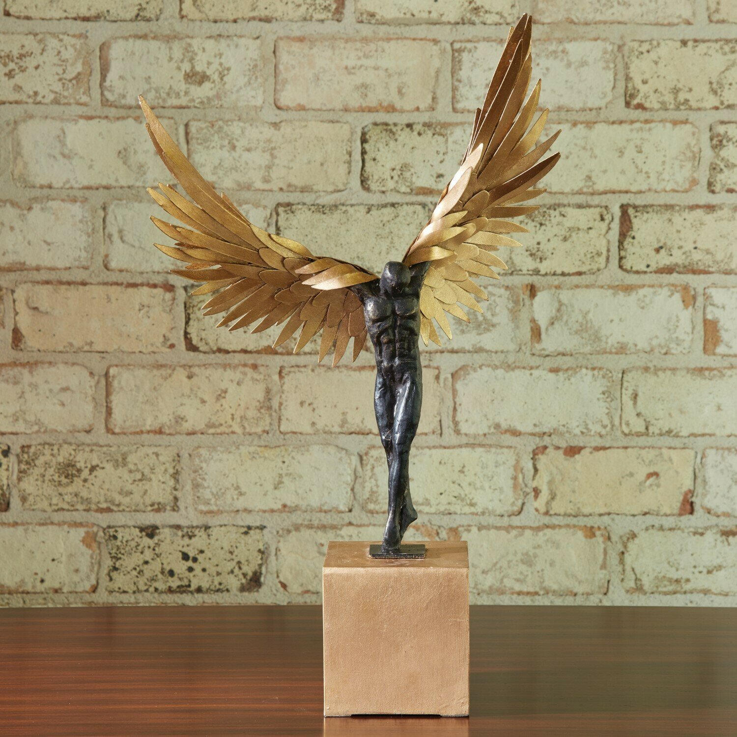 winged statu