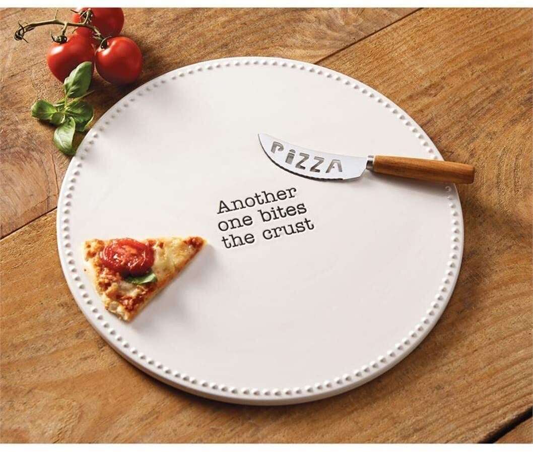 Pizza Stone Set Bites the Crust