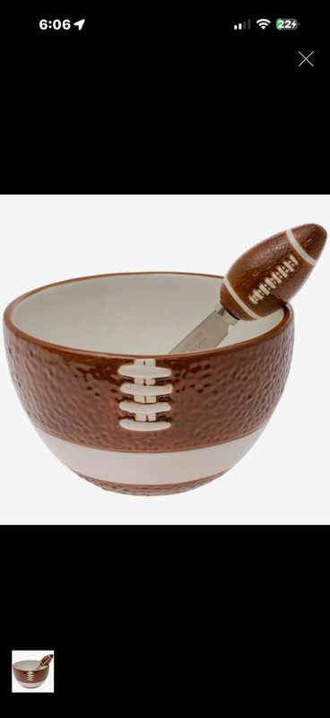 Football bowl with spreader Football bowl with spreader