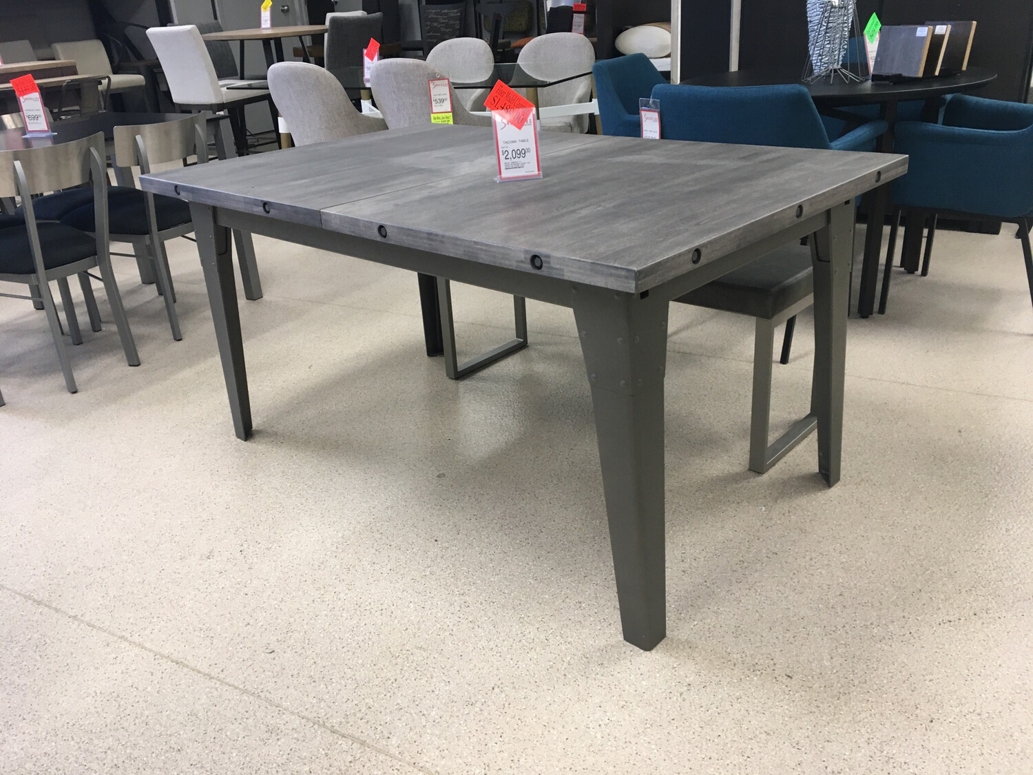 AMISCO DINING TABLE