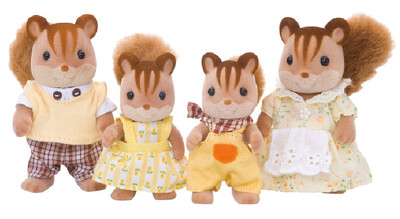 Calico Critters- Hazelnut Chipmunk Family
