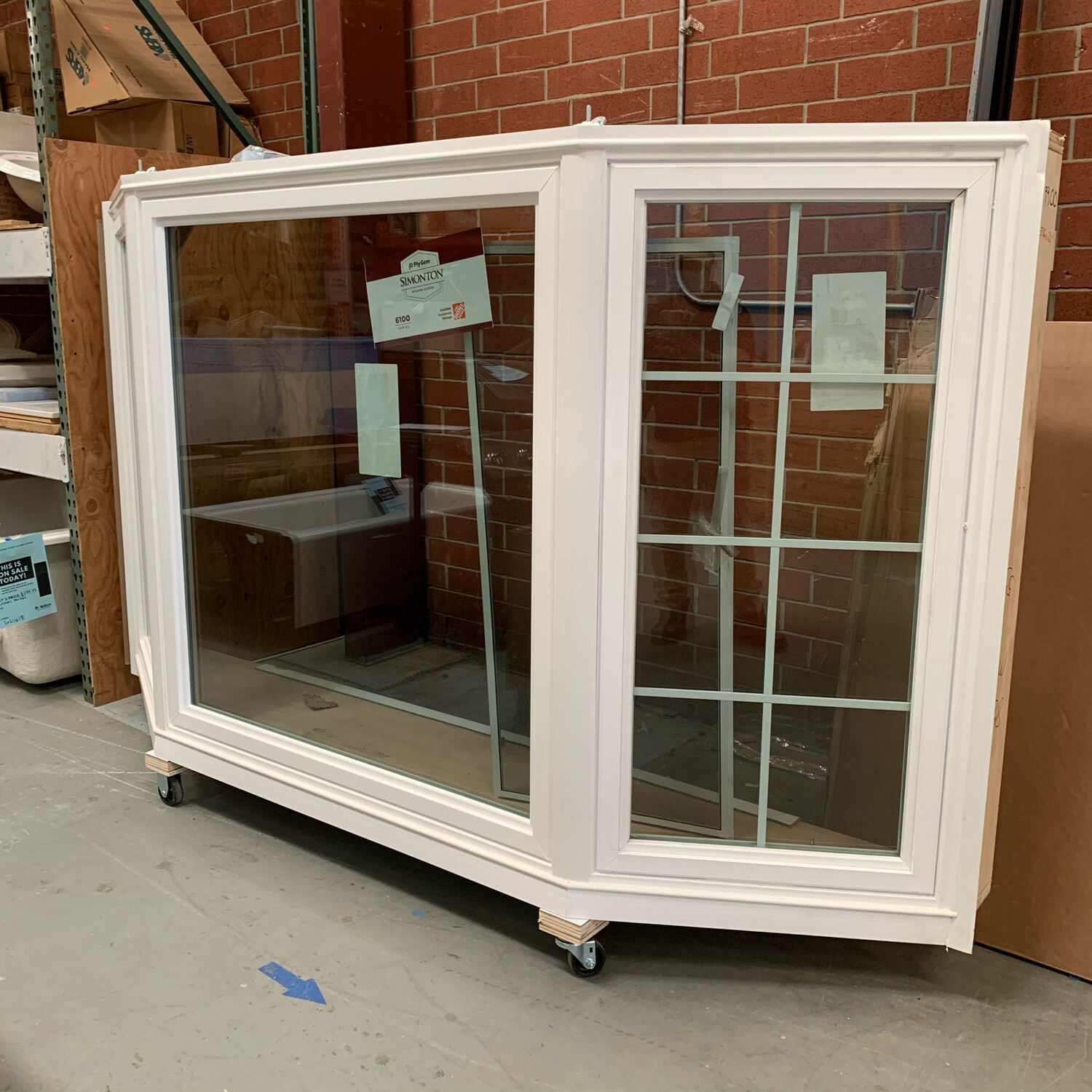 Simonton Bay Window 106" x 59" x 22"