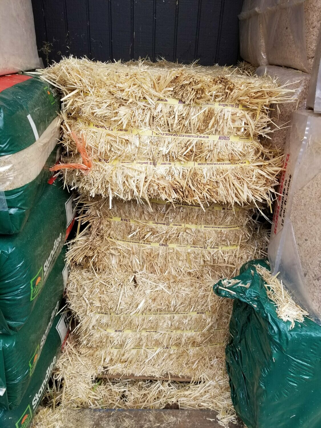 SL Compressed Straw Bale (02509141)
