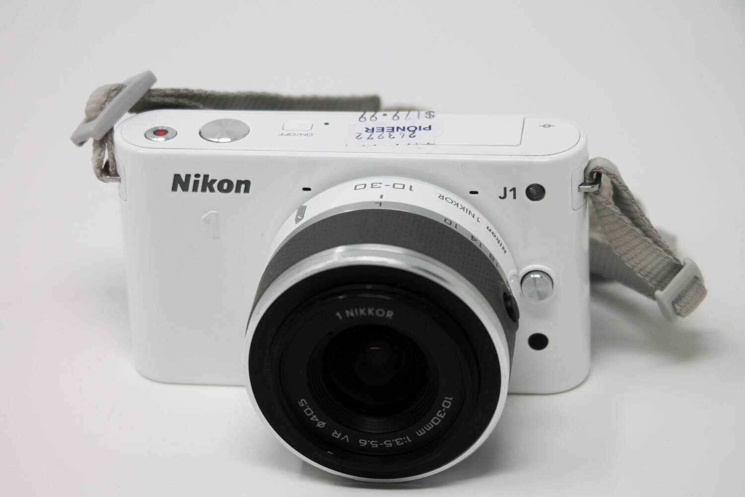 Nikon 1 J1 Digital Camera with 1030mm Lens missing chargersold