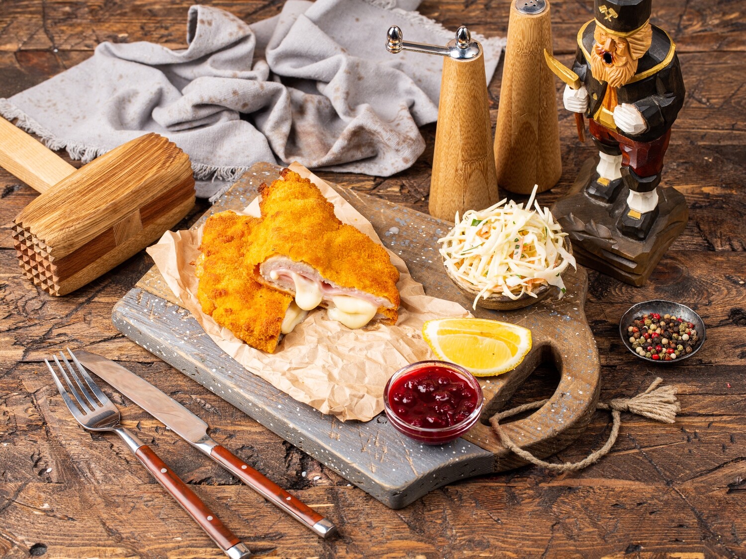 Шницель "а-ля кордон-блю"