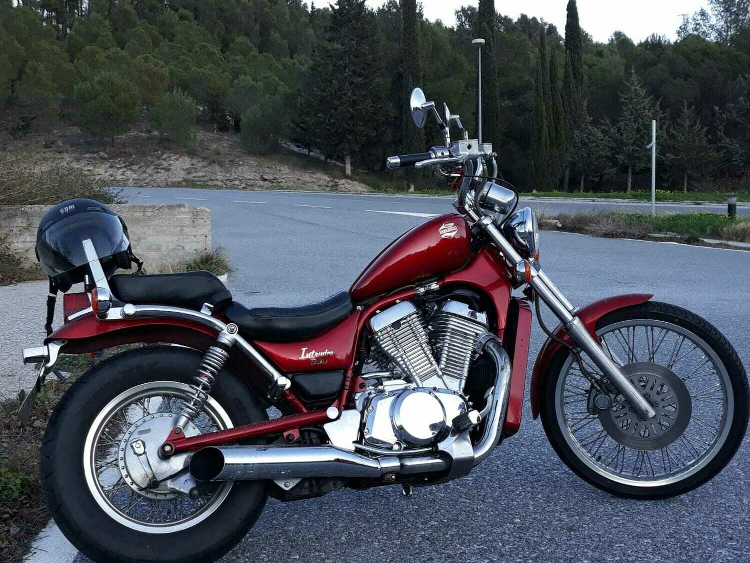 Suzuki vs800 intruder
