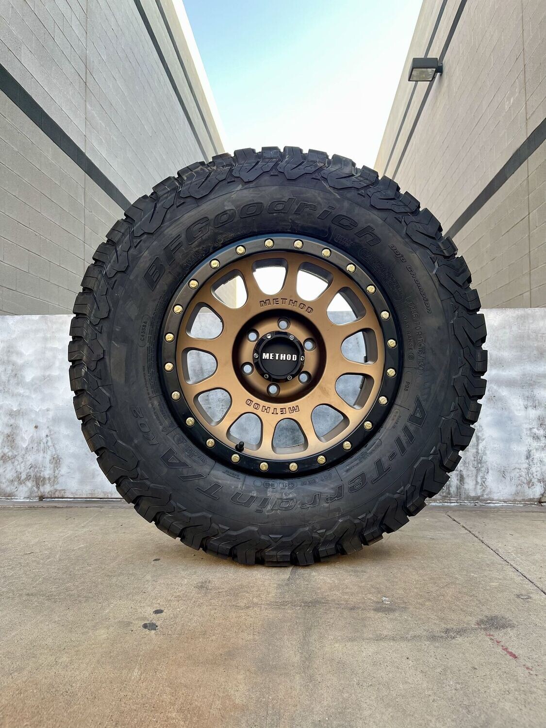 4 Wheel & Tire Method Race 17x8.5 5x5 Wheels & 33x12.50-R17 BF Goodrich ...