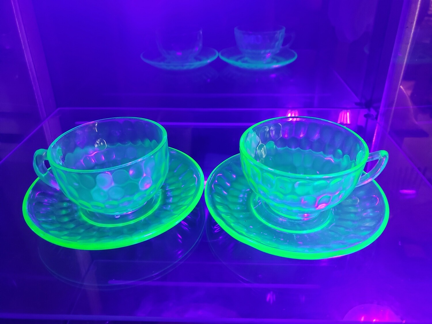 Fenton uranium glass tea cup and saucer(pair)