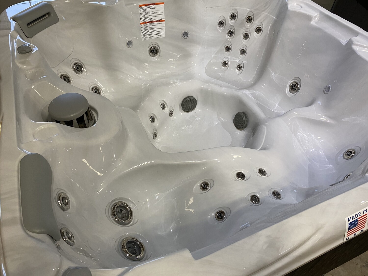 Artesian 737 Hot Tub