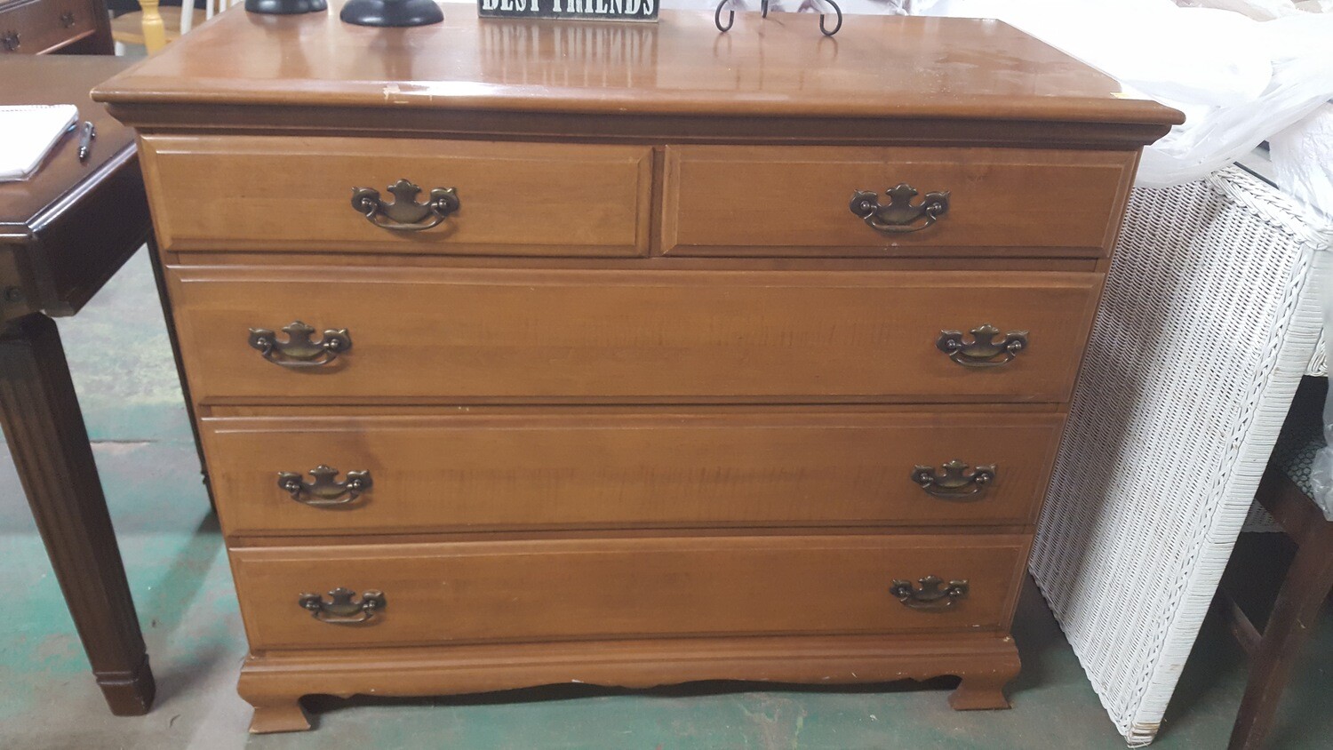 Maple 5drawer dresser (CL)