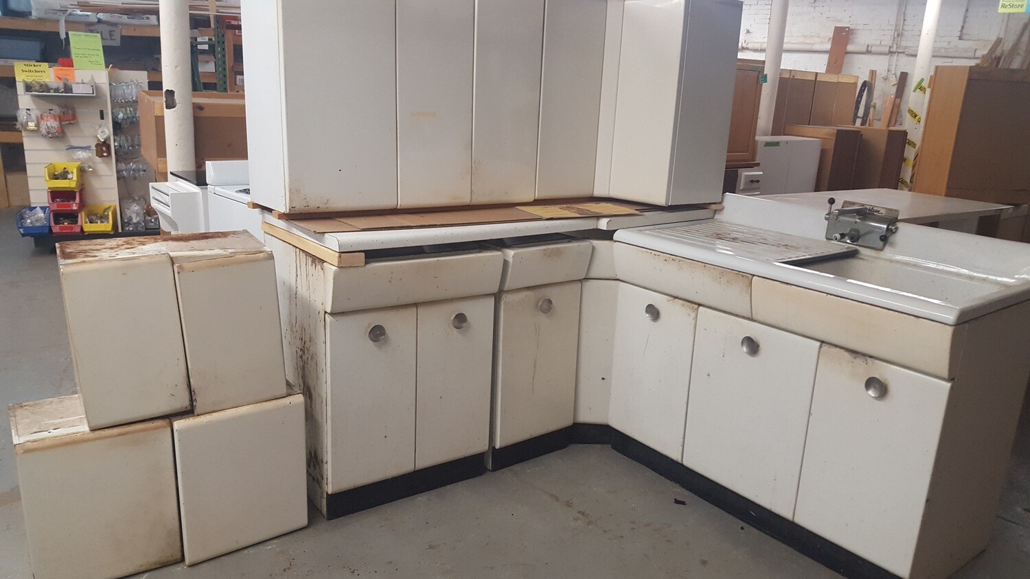 Vintage Metal Kitchen set (CL)